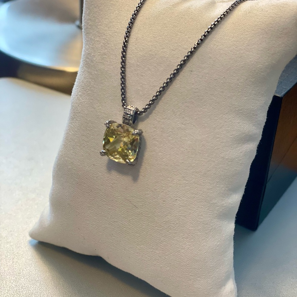 Bomb Party OG Necklace - Picture 2 of 3